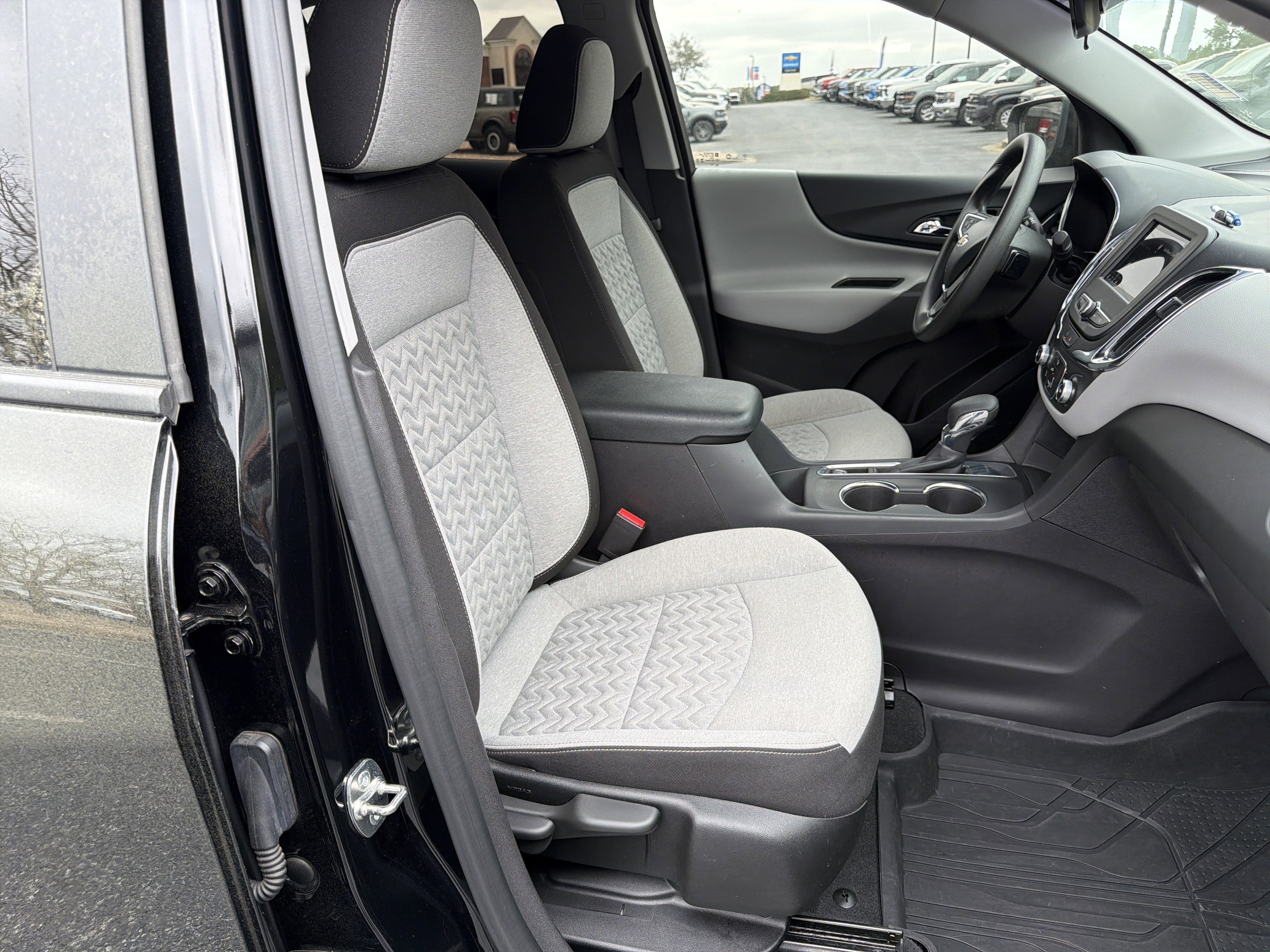 Used 2024 Chevrolet Equinox LS w/ LS Convenience Package image 13