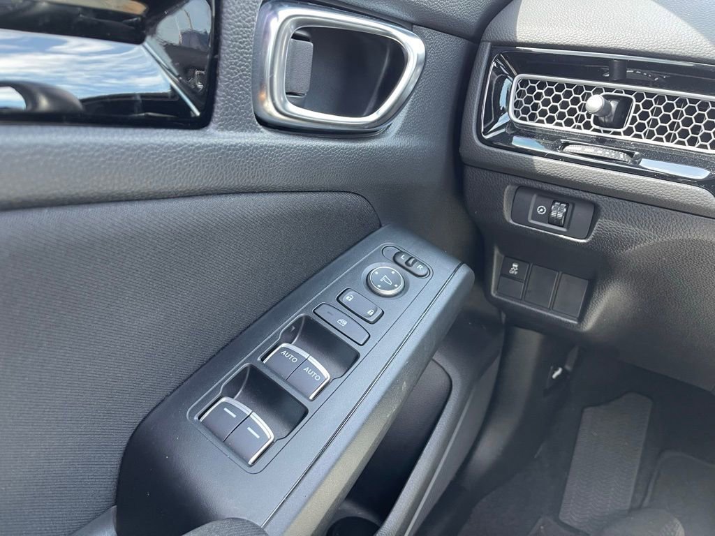 Used 2025 Honda Civic Sport image 12