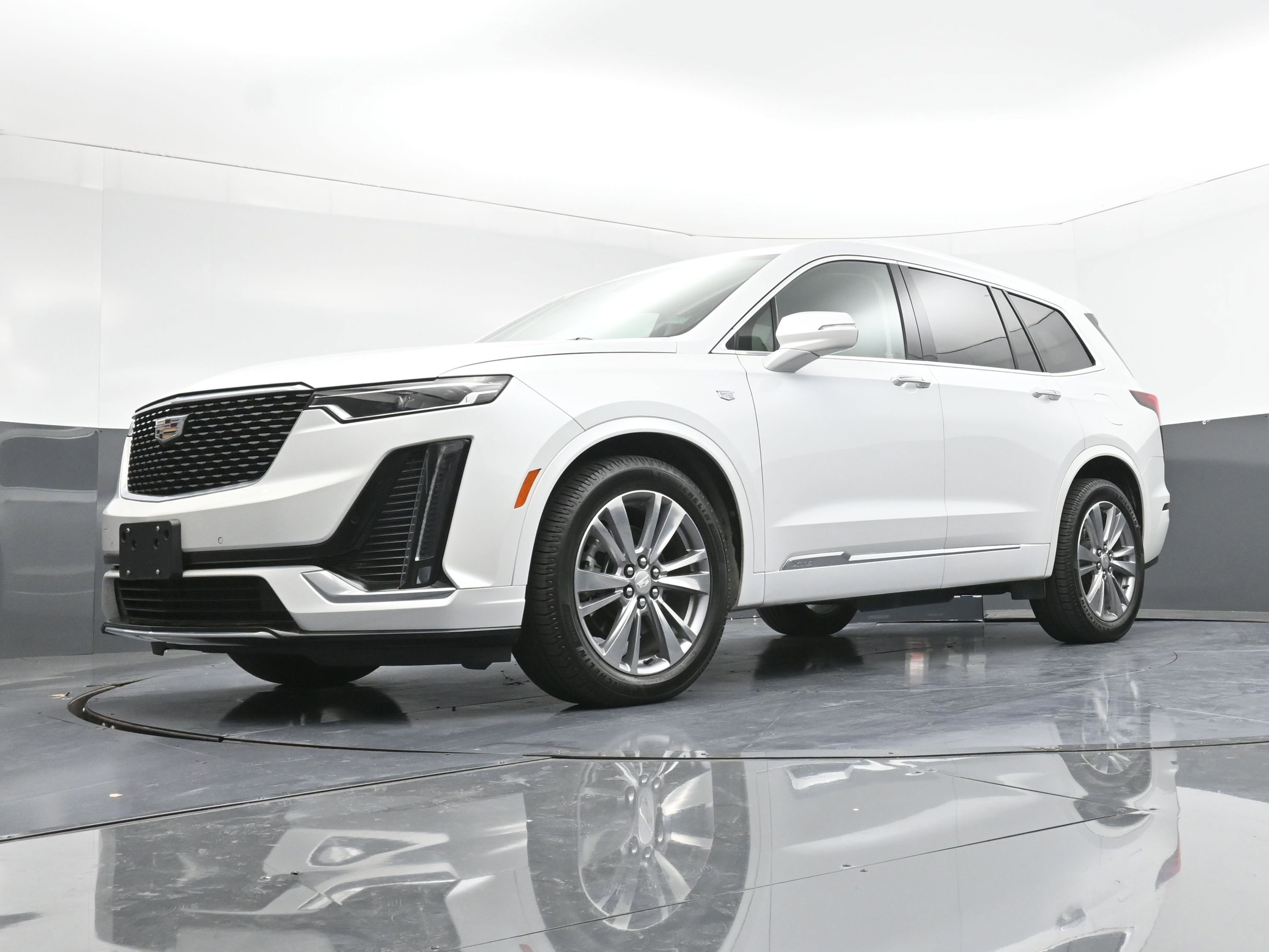 Used 2023 Cadillac XT6 Premium Luxury image 32