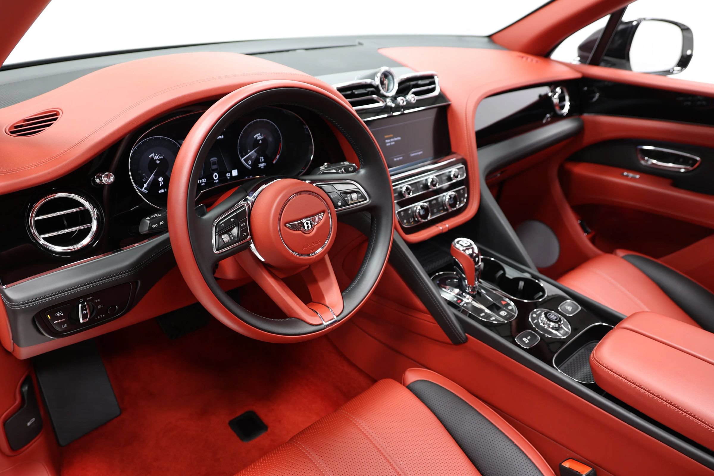 Used 2022 Bentley Bentayga AWD/4WD image 22