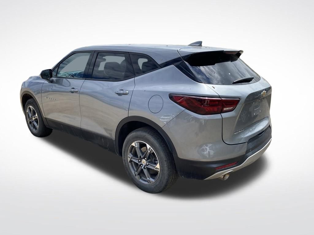 Used 2024 Chevrolet Blazer LT w/ Driver Confidence Package FWD image 5