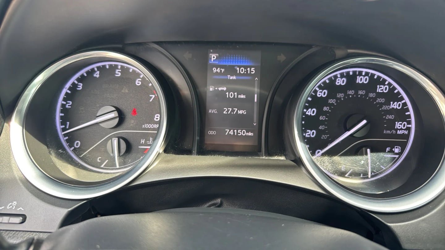 Used 2020 Toyota Camry LE FWD image 12