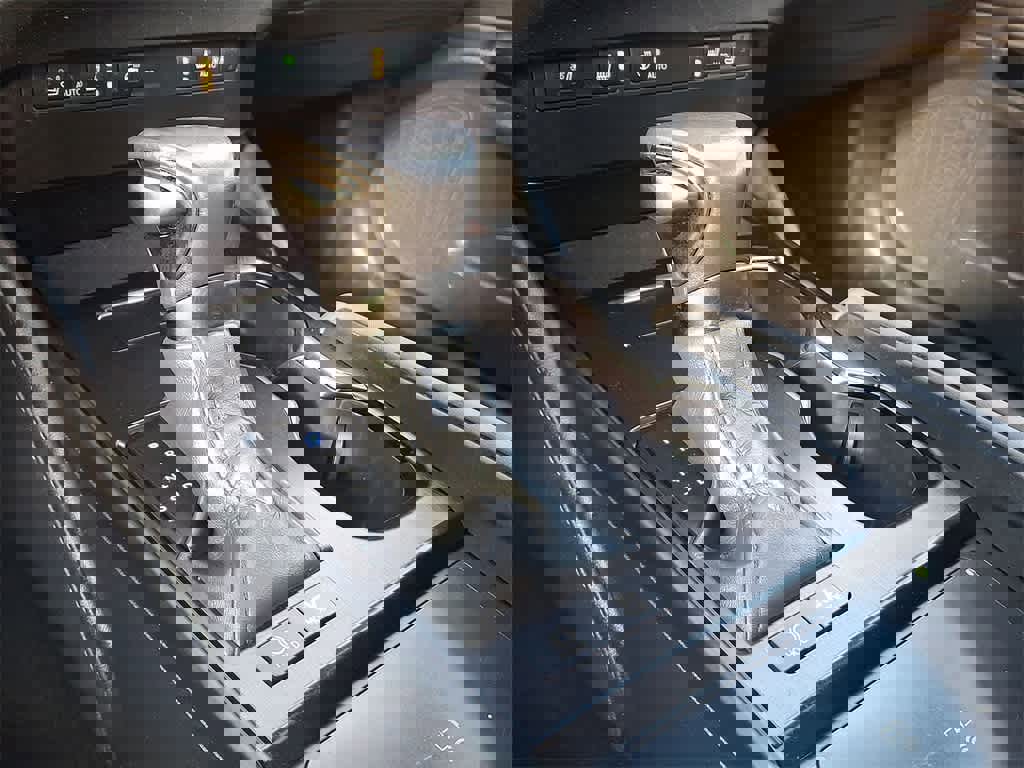 Used 2023 Lexus ES 300h w/ Premium Package image 12