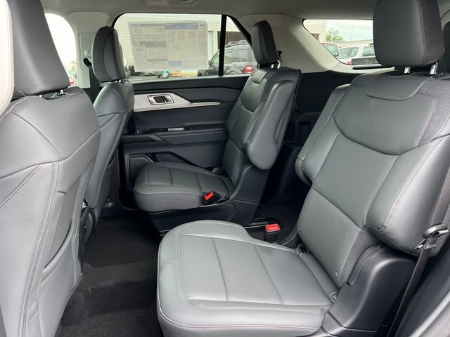New 2026 Ford Explorer Active w/ Active Comfort Package AWD/4WD image 4