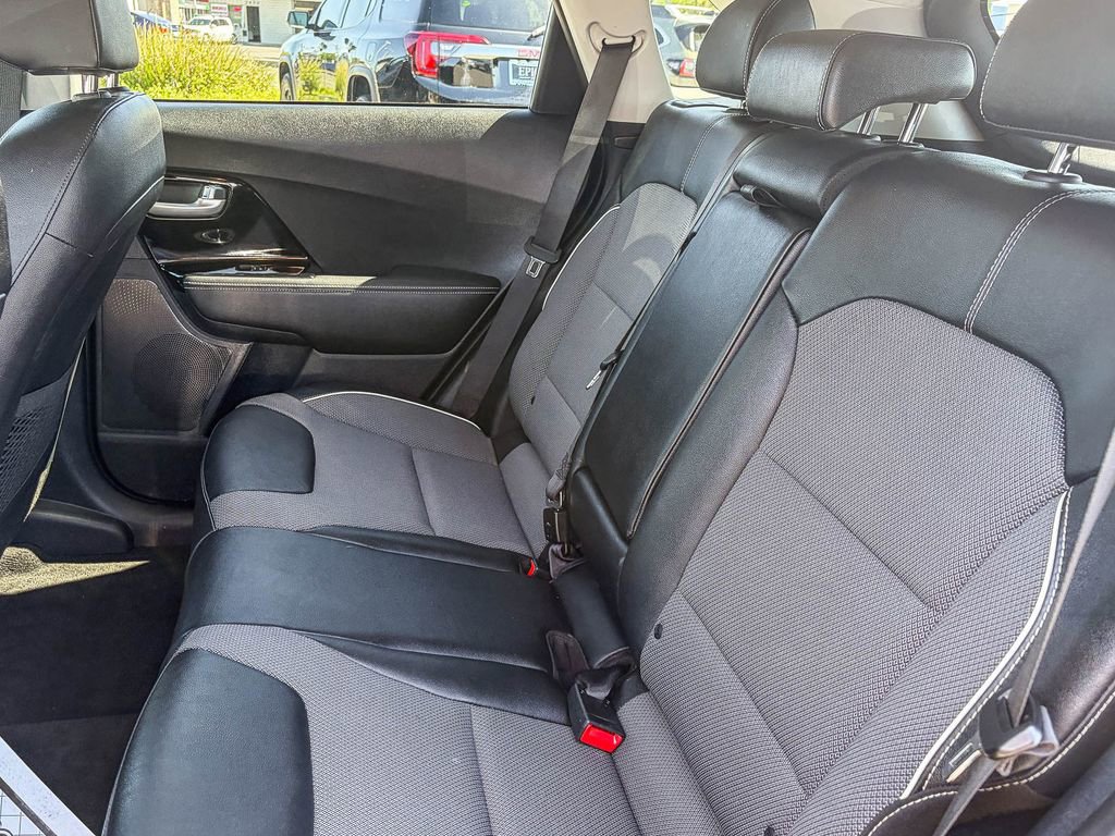 Used 2022 Kia Niro EX image 43