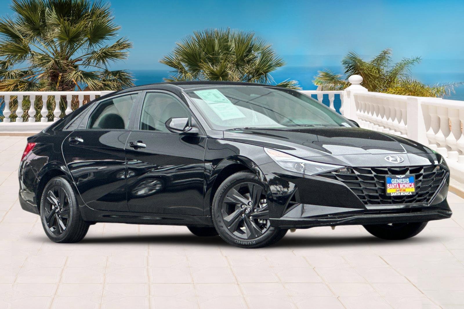 Used 2023 Hyundai Elantra SEL image 2