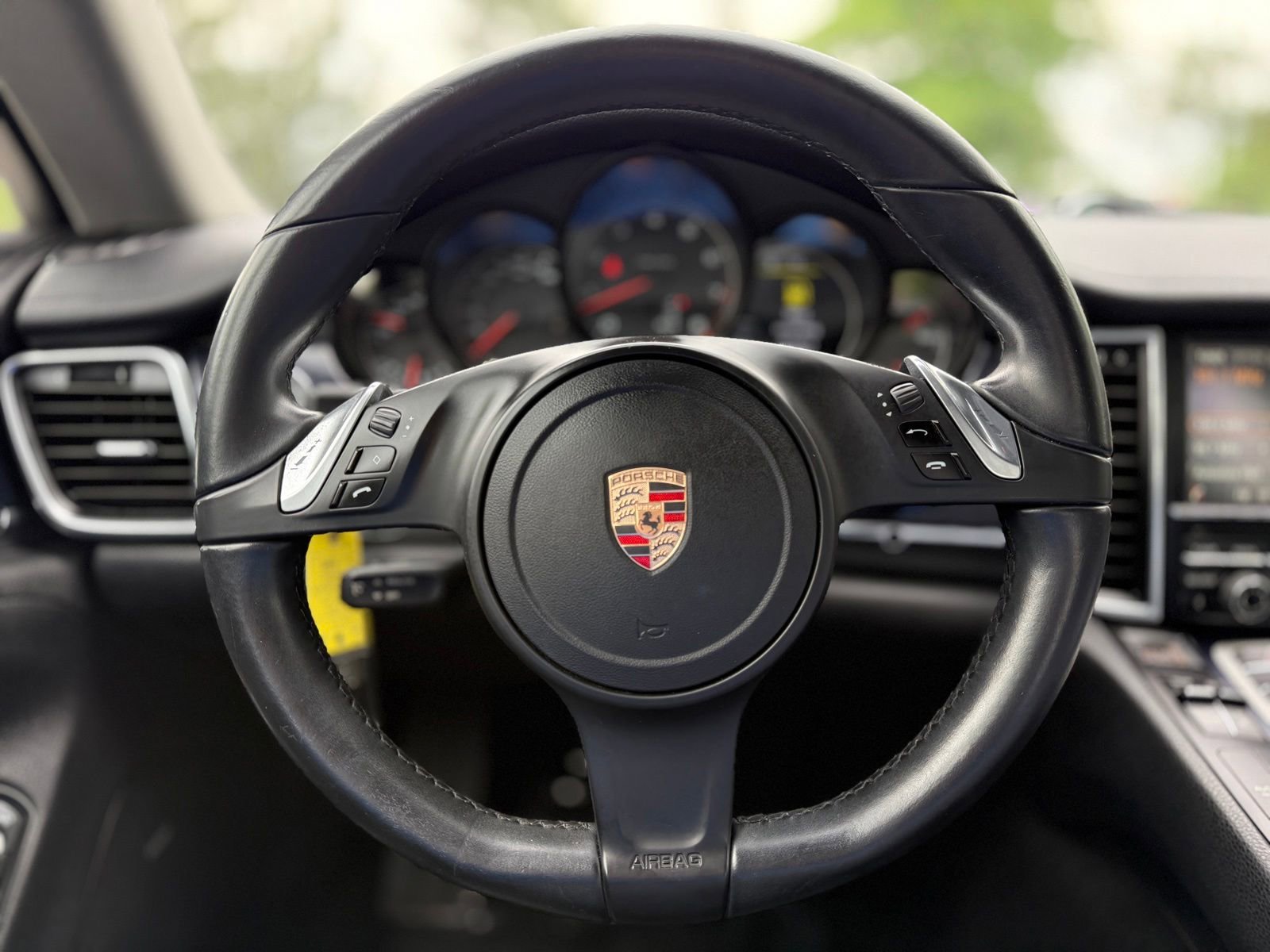 Used 2014 Porsche Panamera RWD image 25
