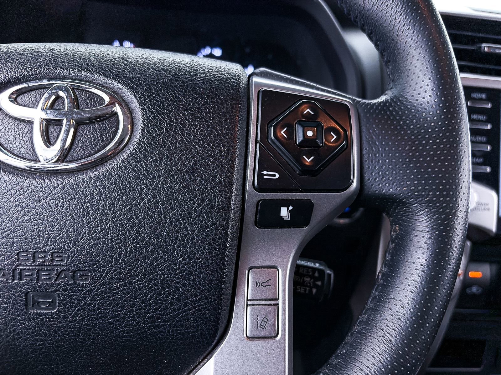 Used 2020 Toyota 4Runner SR5 Premium AWD/4WD image 34