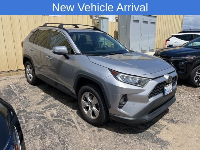 Used 2021 Toyota RAV4 XLE FWD image 1
