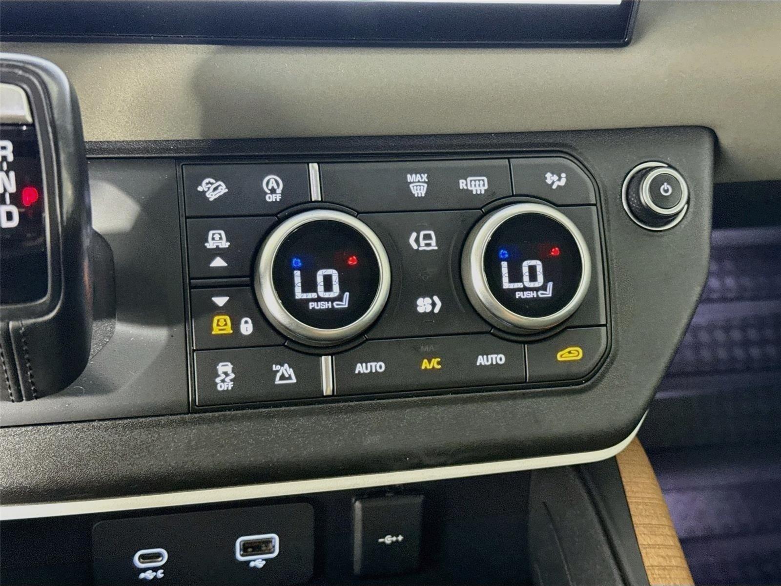 Used 2023 Land Rover Defender 90 S AWD/4WD image 18