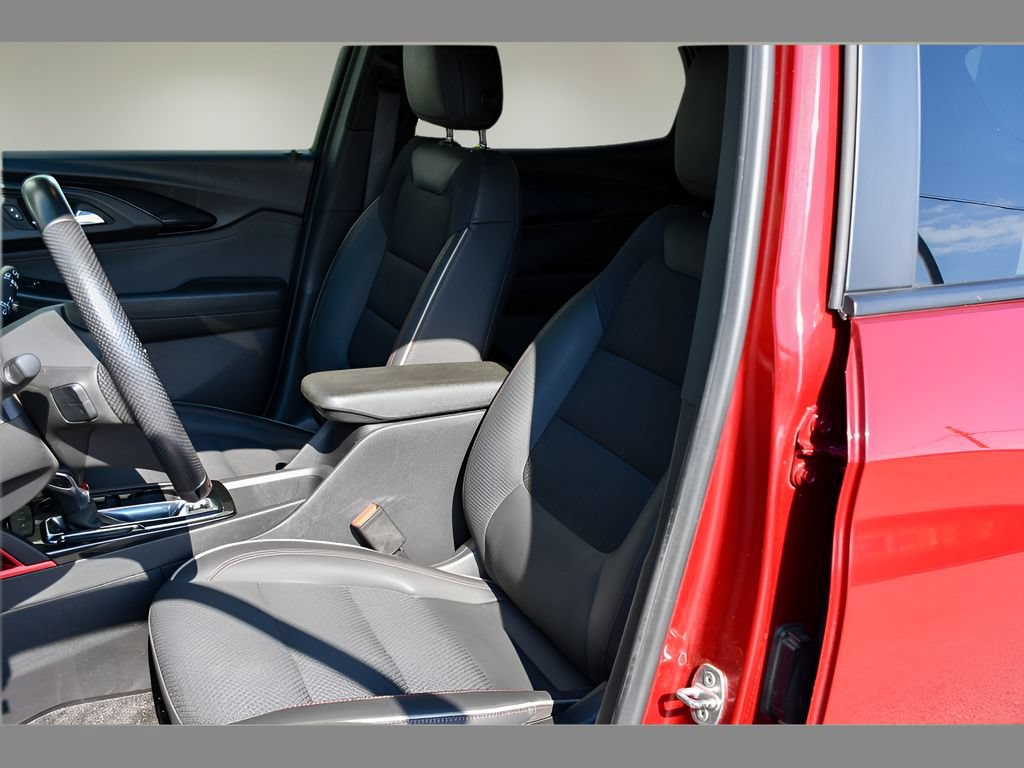 Used 2023 Chevrolet TrailBlazer RS w/ Convenience Package FWD image 14