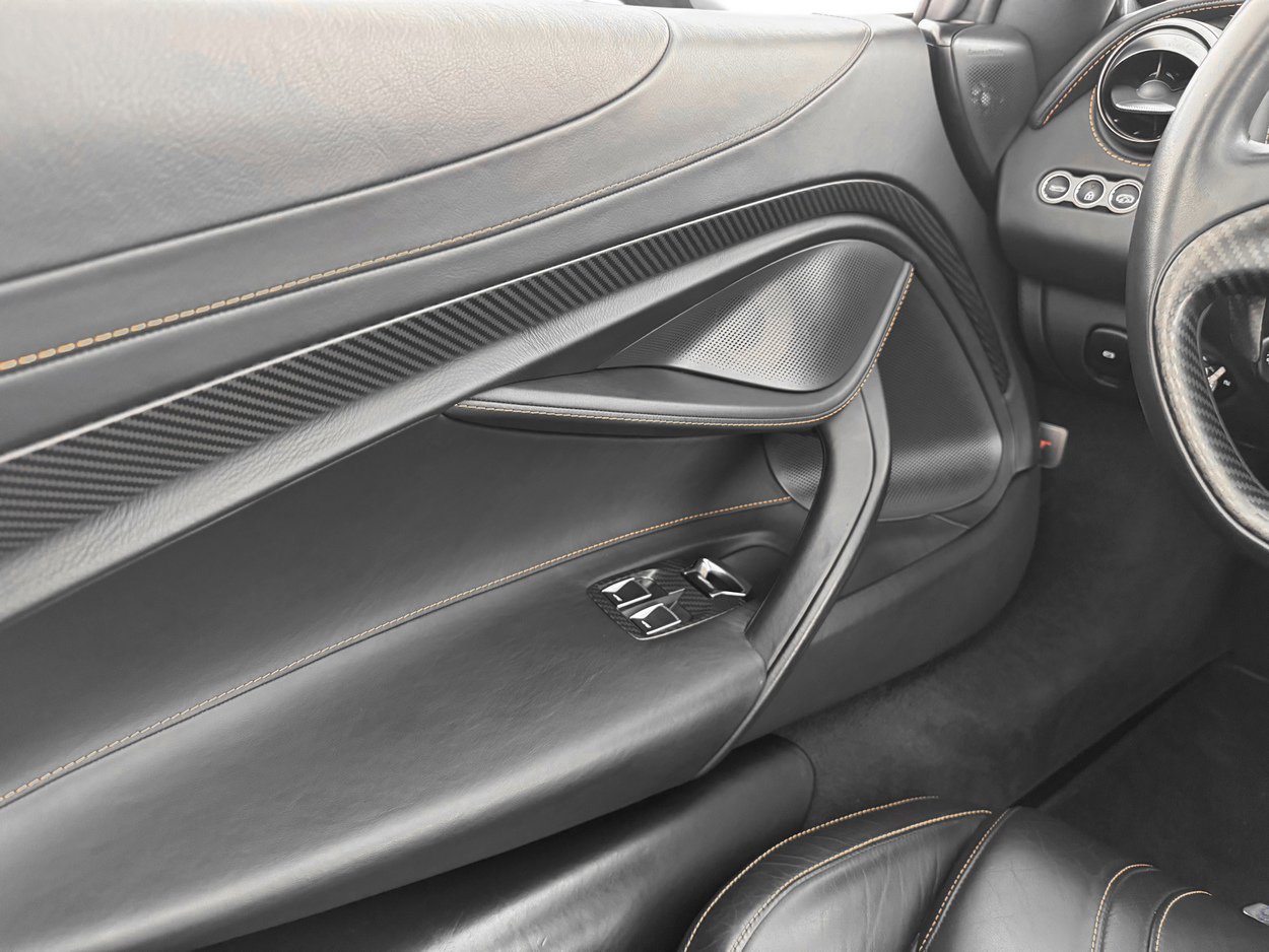 Used 2022 McLaren 765LT image 14