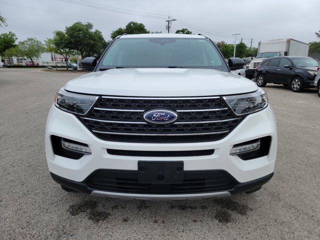 Used 2024 Ford Explorer XLT w/ Equipment Group 202A image 2