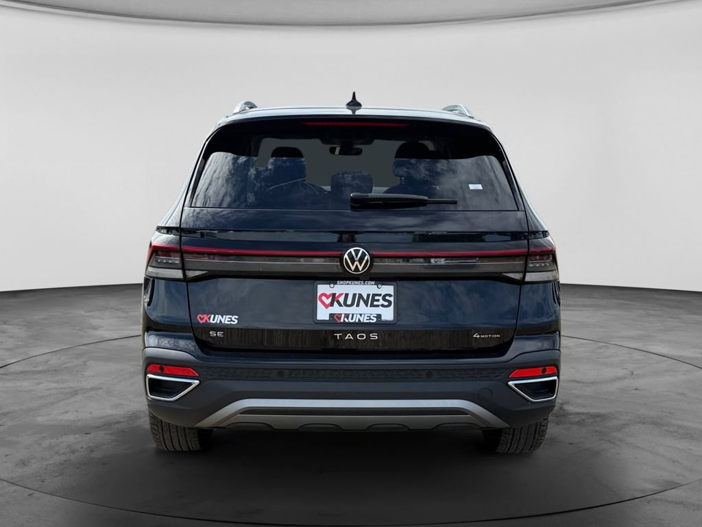 Used 2025 Volkswagen Taos SE AWD/4WD image 8
