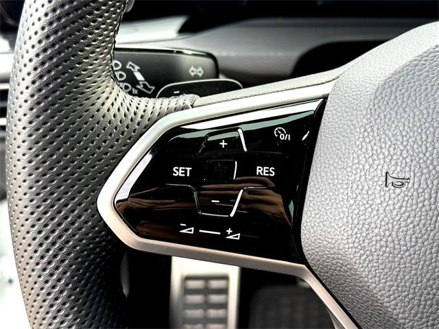 Used 2022 Volkswagen GTI SE image 16