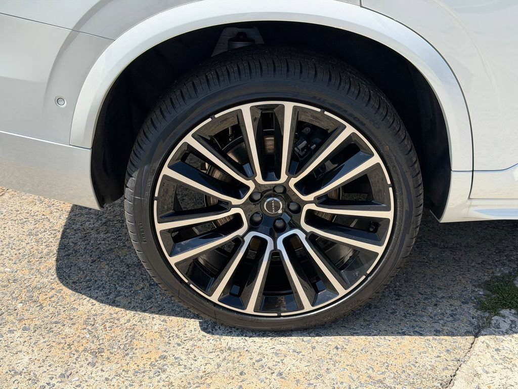 New 2026 Volvo XC90 B6 Plus w/ Protection Package Premier AWD/4WD image 6