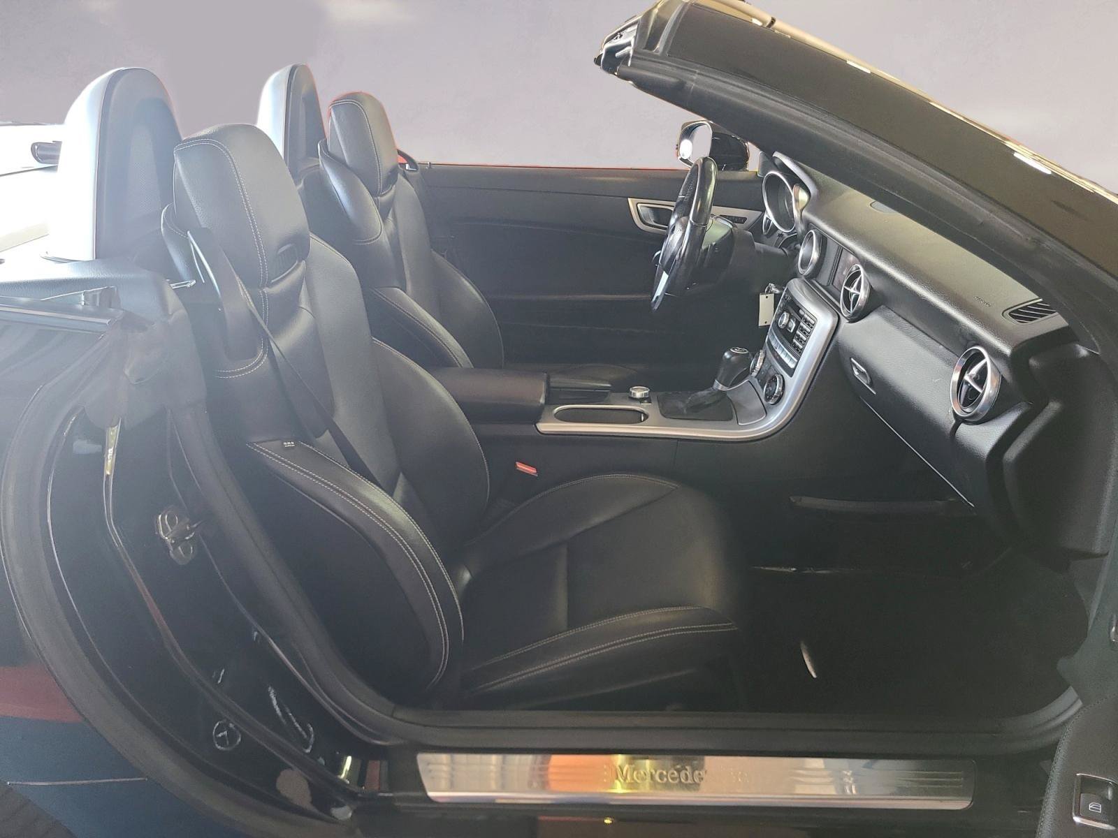 Used 2013 Mercedes-Benz SLK 250 image 19