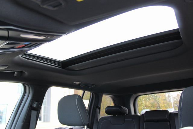 New 2025 Jeep Grand Cherokee Laredo X w/ Luxury Tech Group I image 26