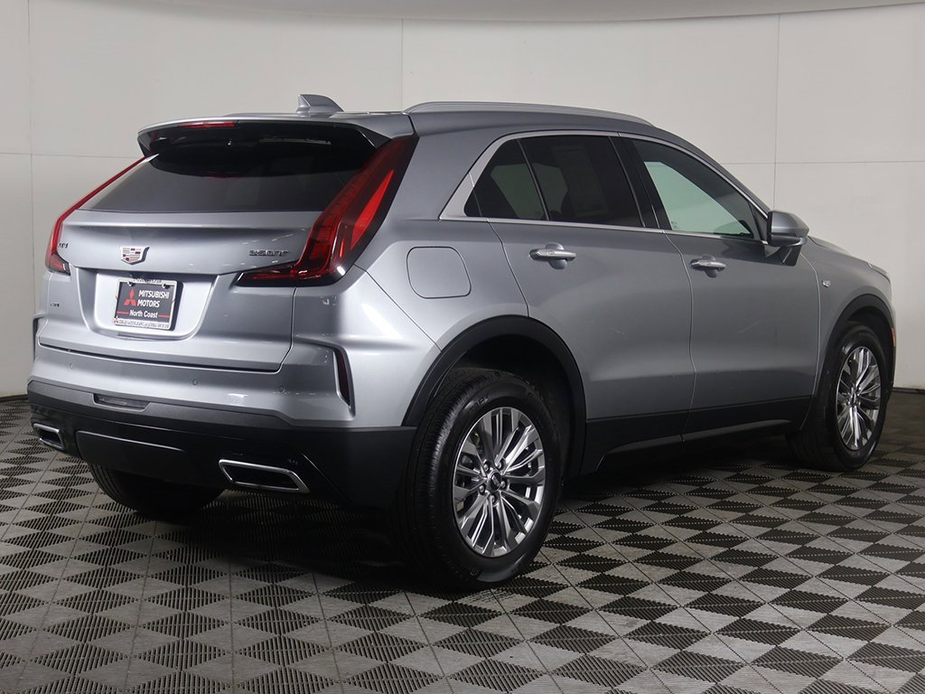 Used 2024 Cadillac XT4 Premium Luxury image 8