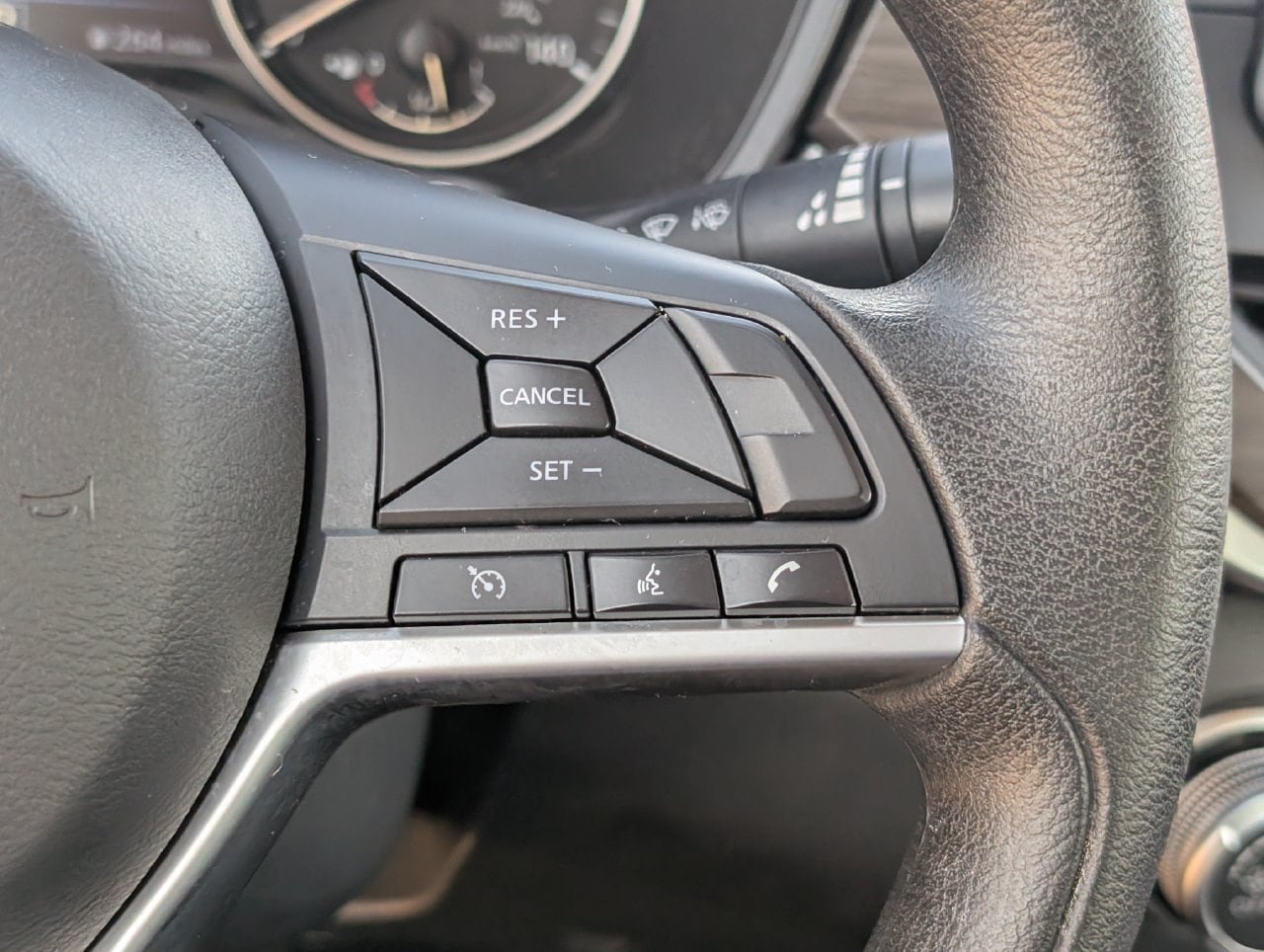Used 2025 Nissan Altima 2.5 SV AWD/4WD image 21