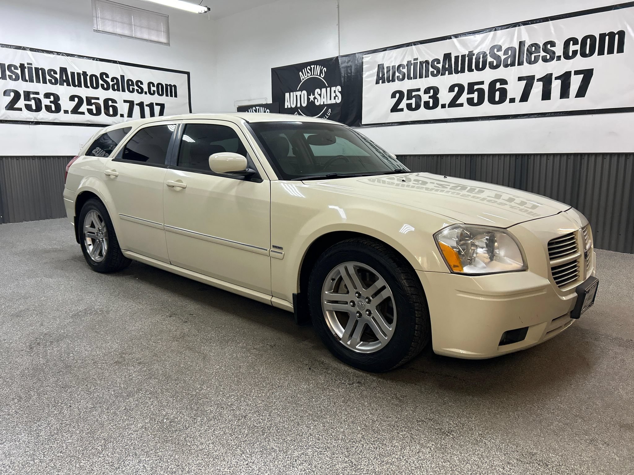 Used 2005 Dodge Magnum R/T w/ Convenience Group II