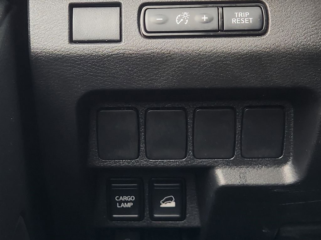 Used 2024 Nissan Frontier SV AWD/4WD image 22