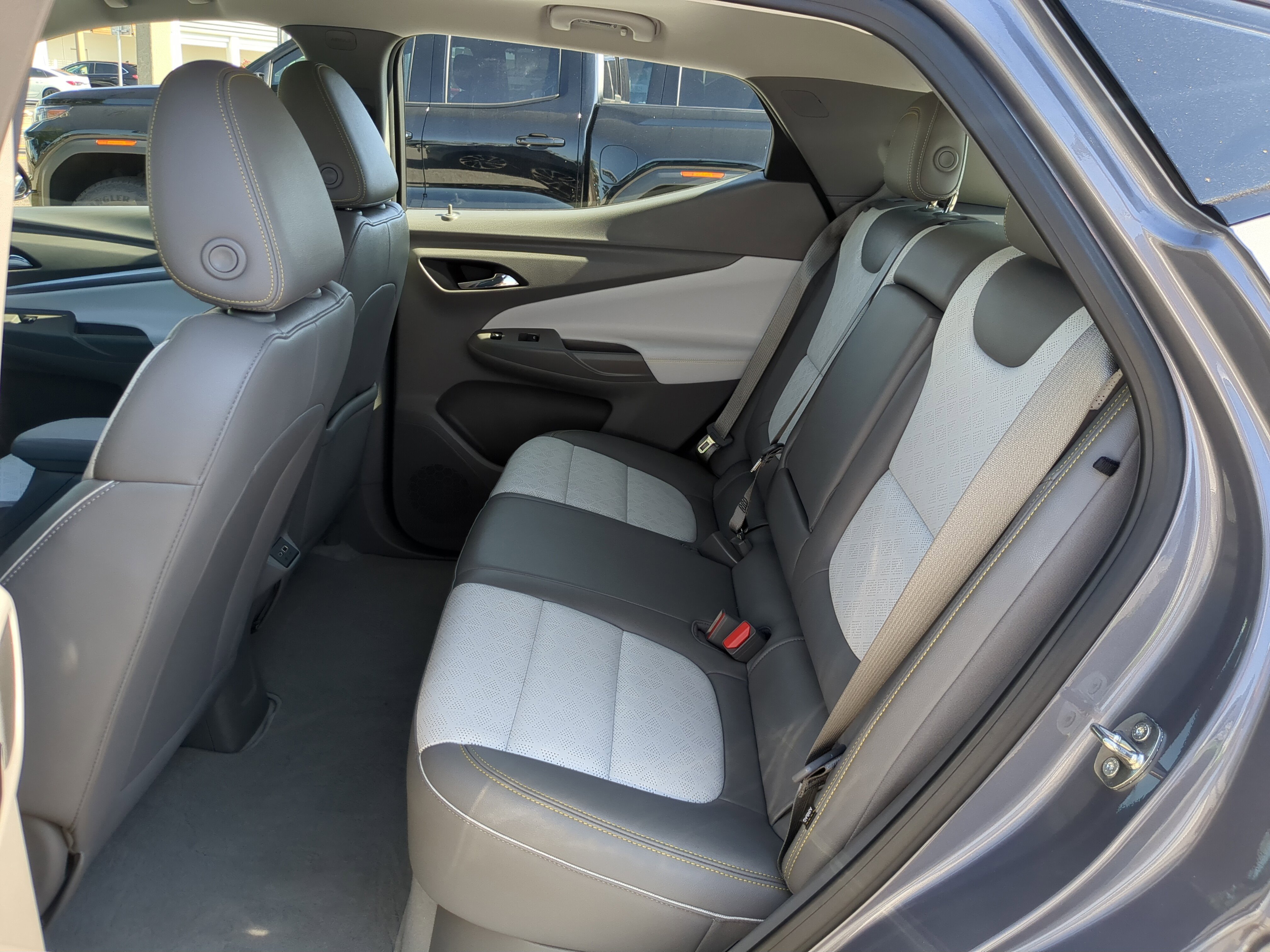 Certified 2022 Chevrolet Bolt EUV Premier w/ Sun & Sound Package image 16