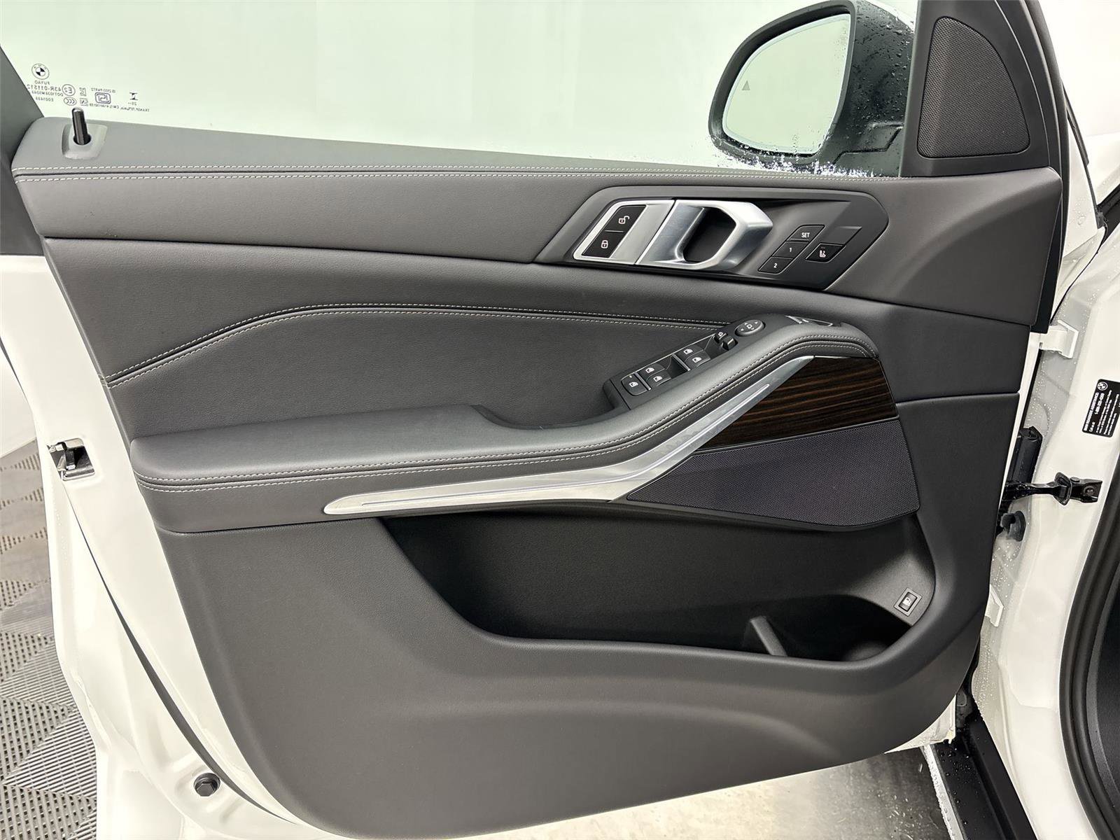 New 2026 BMW X5 xDrive50e w/ Climate Comfort Package image 26