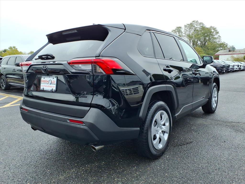 Used 2025 Toyota RAV4 LE AWD/4WD image 3