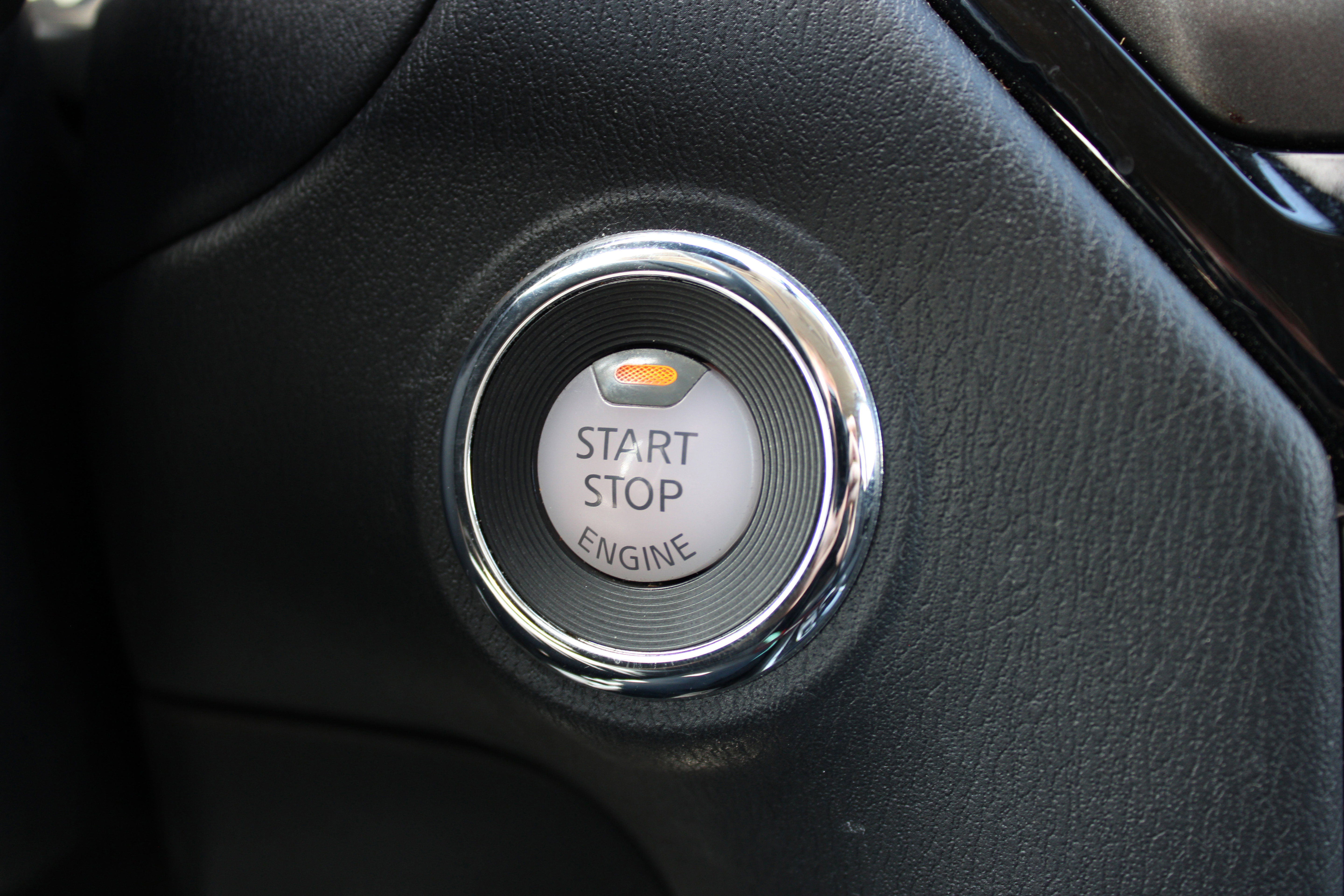 Used 2020 Nissan Pathfinder SV AWD/4WD image 19