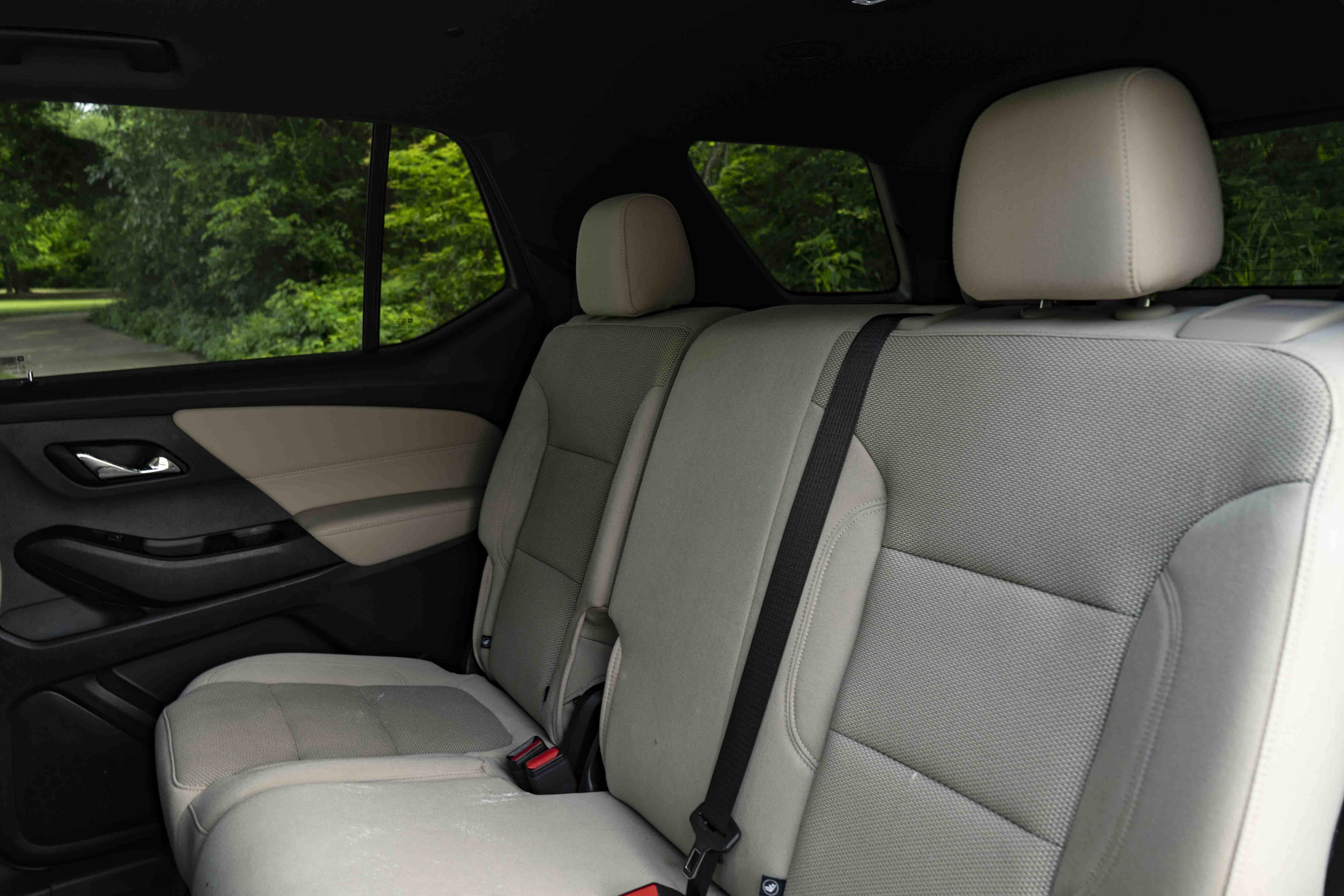 Used 2023 Chevrolet Traverse LS FWD image 18