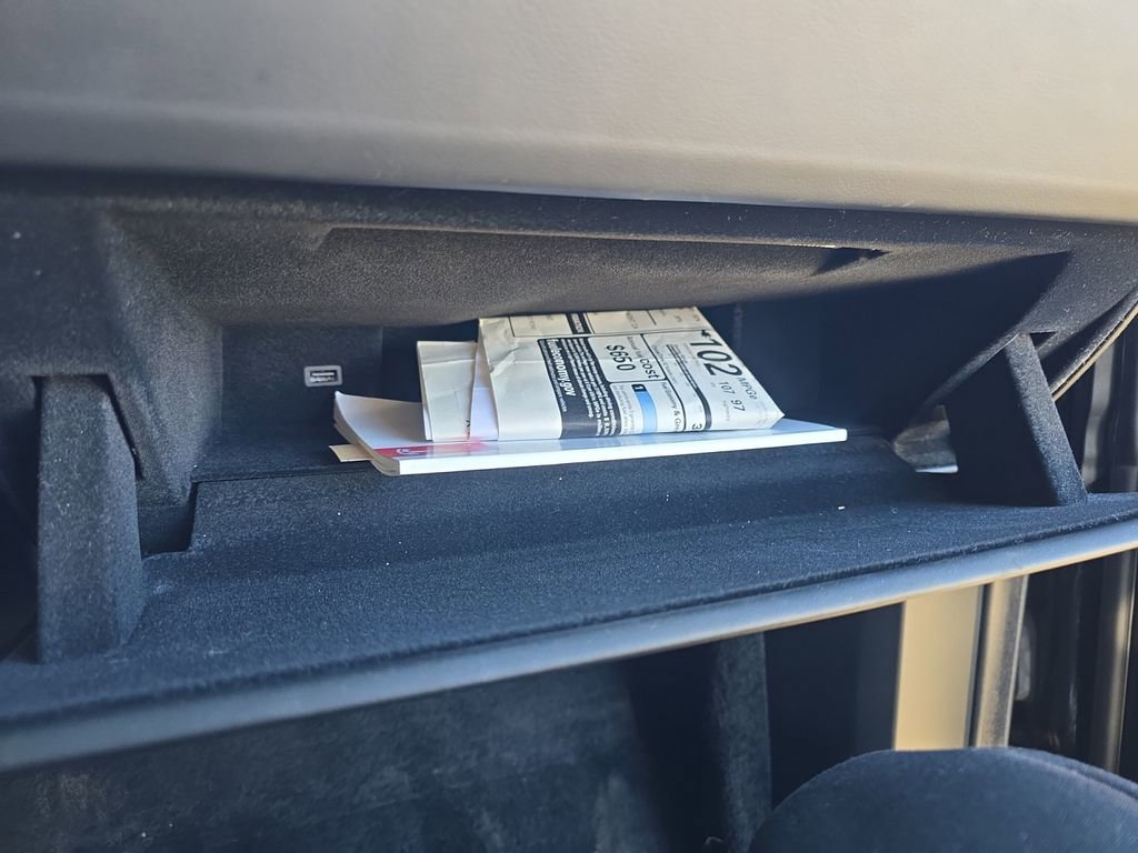 Used 2022 Tesla Model X image 17