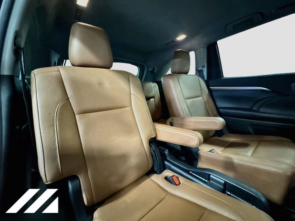 Used 2019 Toyota Highlander Limited AWD/4WD image 34