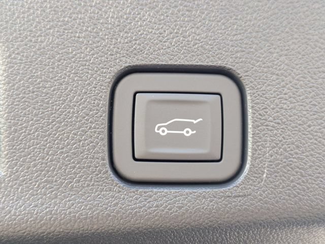 New 2026 Chevrolet Traverse LT w/ Driver Confidence Package FWD image 33