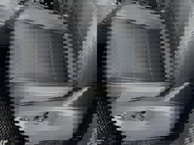 Used 2021 Volkswagen Tiguan SE image 19