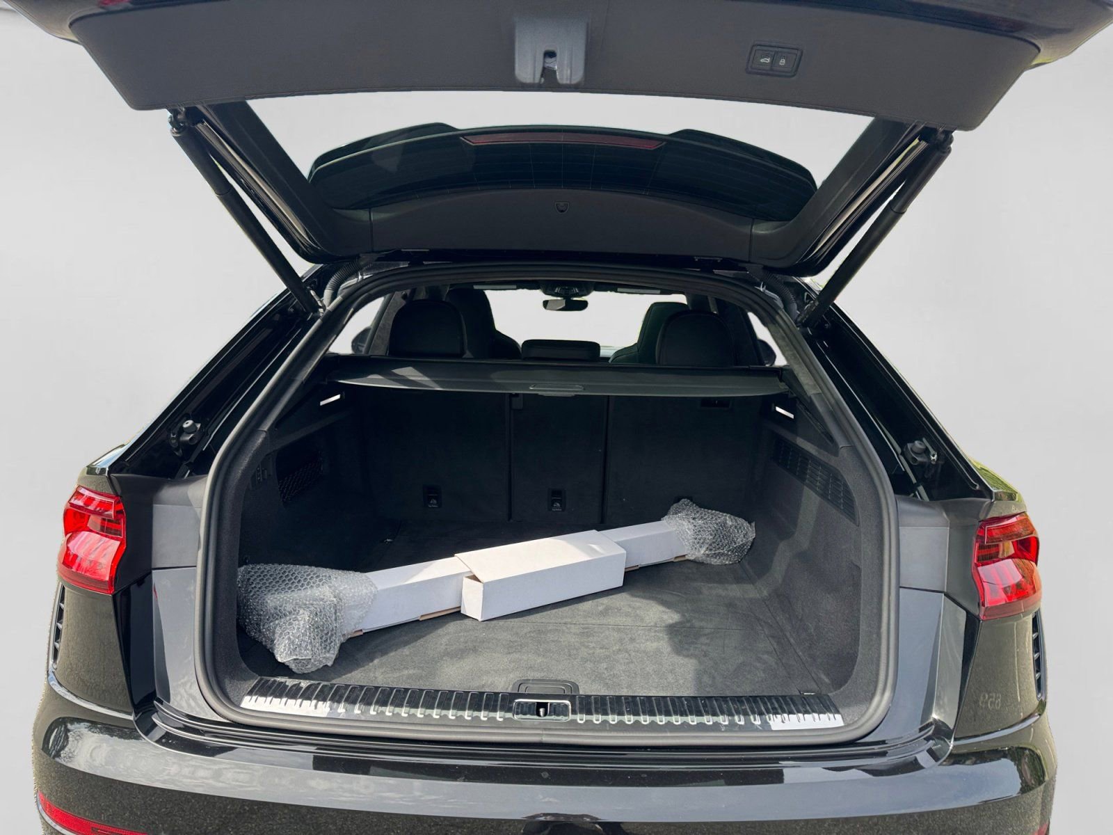 Used 2022 Audi RS Q8 AWD/4WD image 11