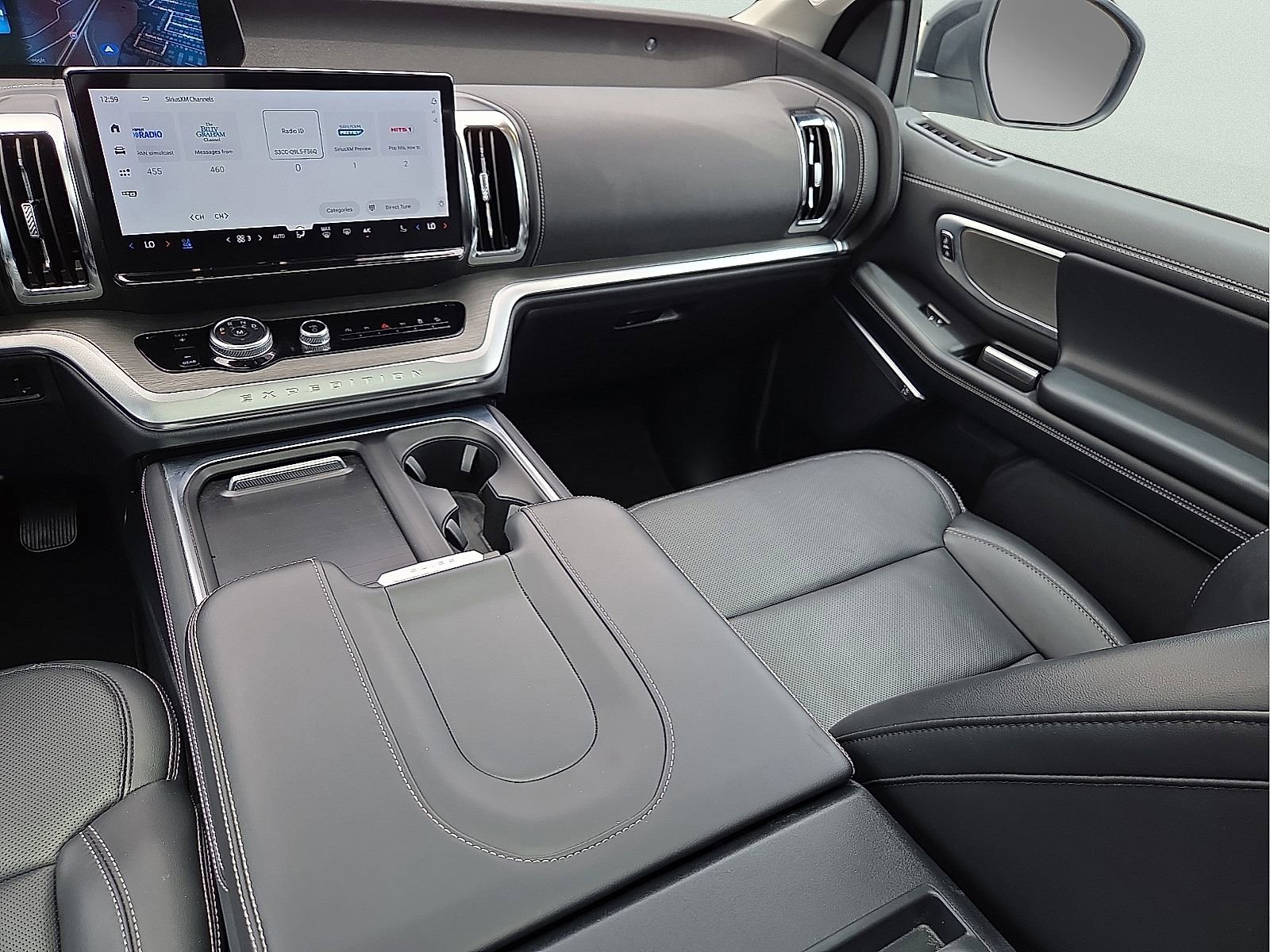 Used 2025 Ford Expedition Platinum AWD/4WD image 13