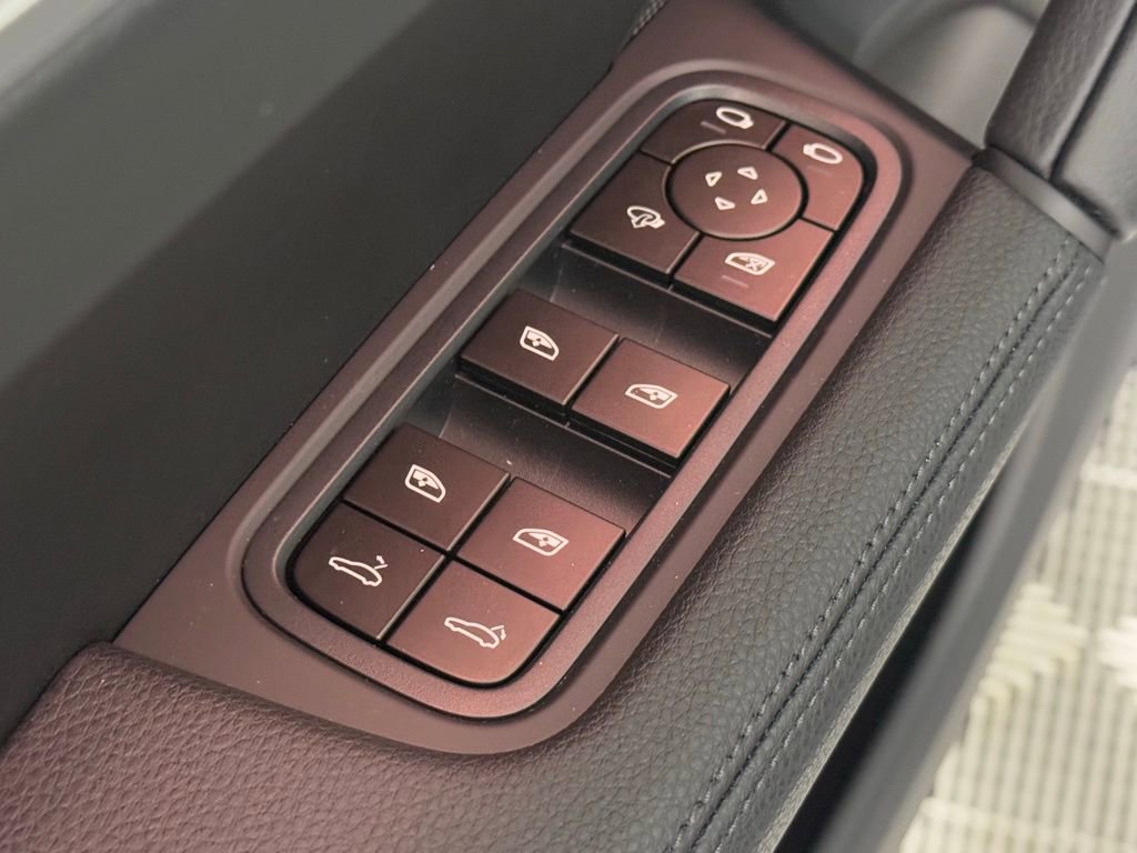 New 2026 Porsche Cayenne image 26