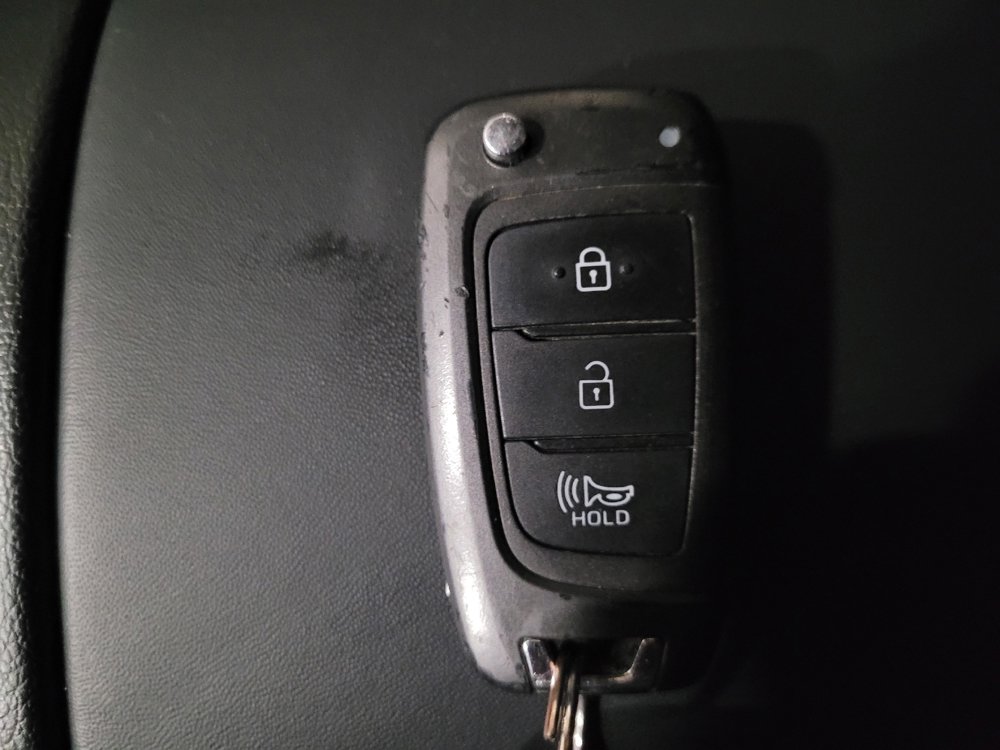 Used 2023 Hyundai Santa Fe SE image 32