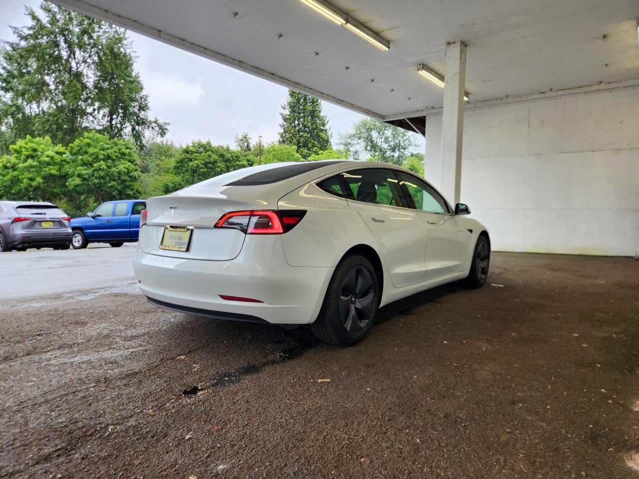 Used 2020 Tesla Model 3 Standard Range Plus RWD image 3