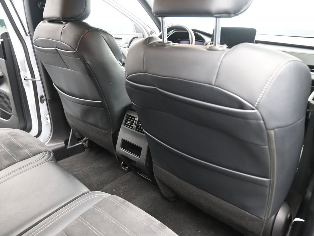 Used 2023 Mitsubishi Outlander SE Black Edition image 25