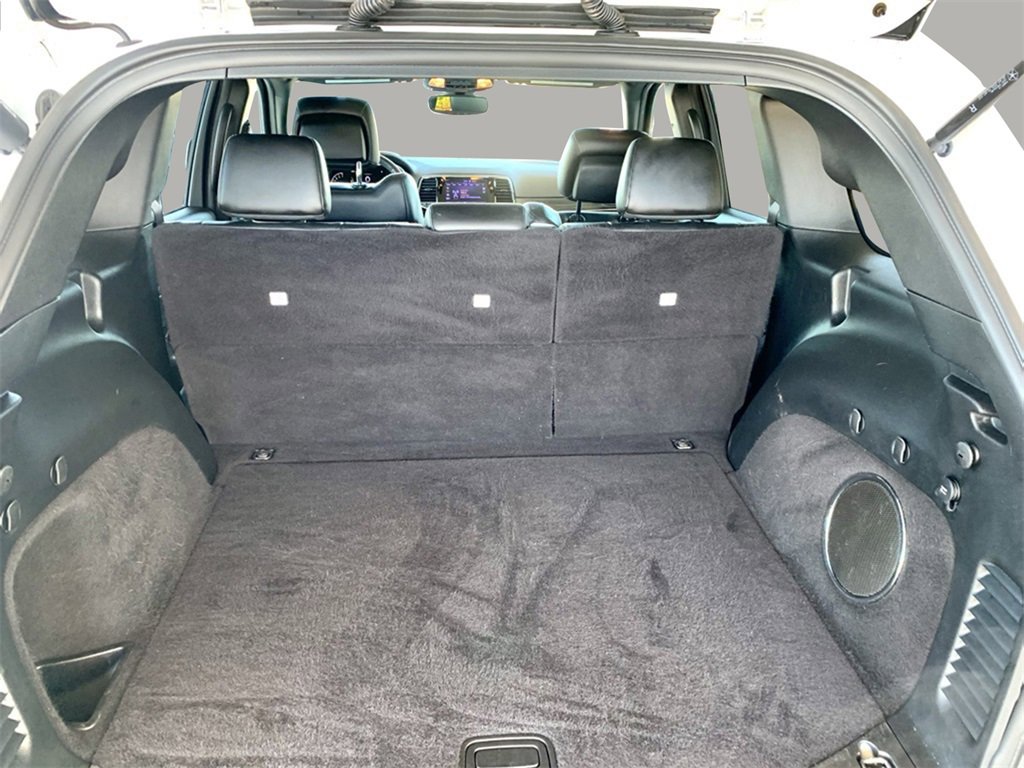 Used 2020 Jeep Grand Cherokee Limited w/ Luxury Group II image 24