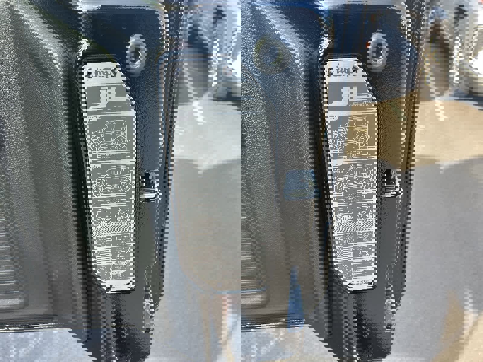 Used 2022 Jeep Wrangler Unlimited Sahara w/ Cold Weather Group image 33