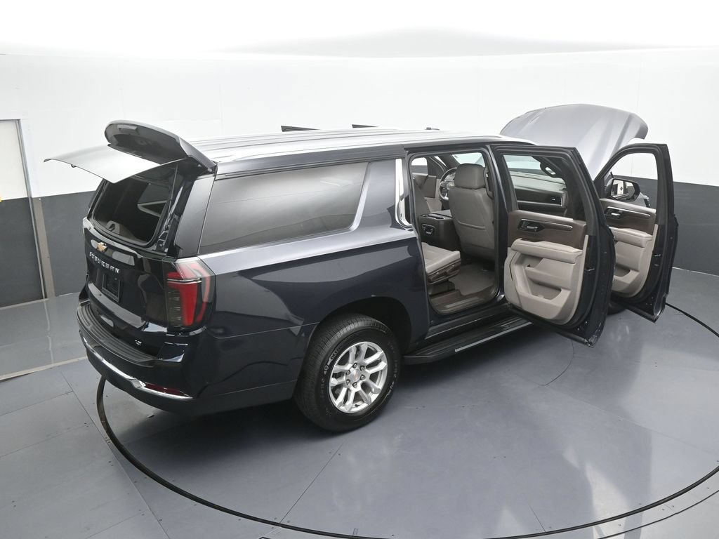 Used 2025 Chevrolet Suburban LT RWD image 82