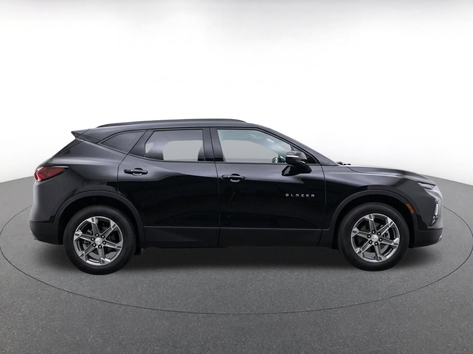 Used 2025 Chevrolet Blazer LT FWD image 10