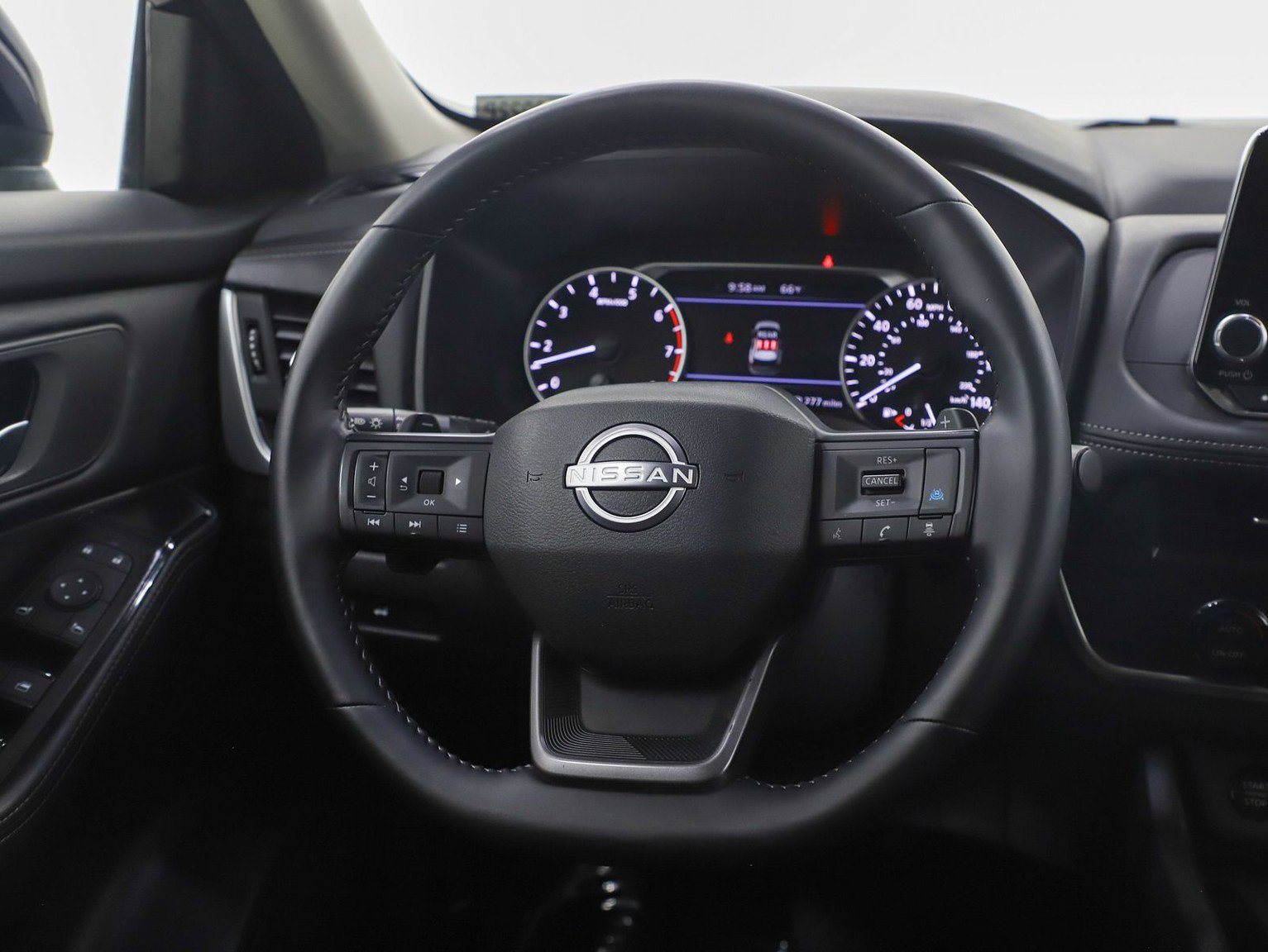 Used 2025 Nissan Rogue SV image 15