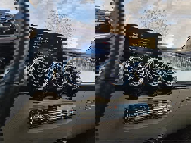 Used 2023 Mercedes-Benz EQB 250+ EQB 250+ w/ Exclusive Package image 26