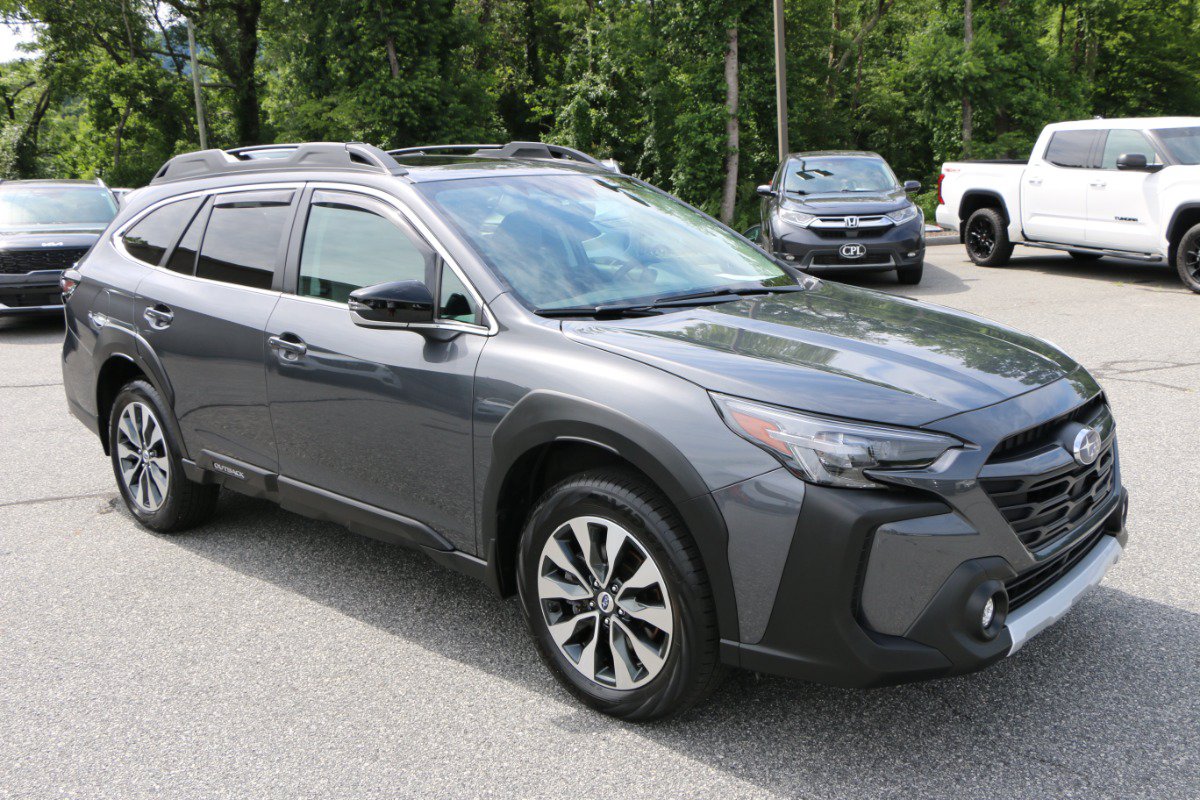 Used 2024 Subaru Outback Limited AWD/4WD image 10