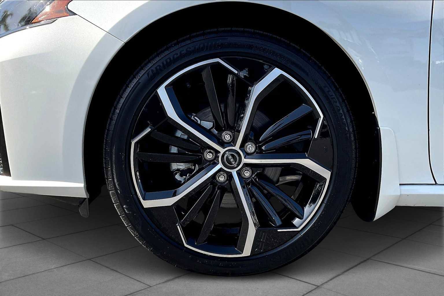 Used 2024 Nissan Altima 2.5 SR image 10