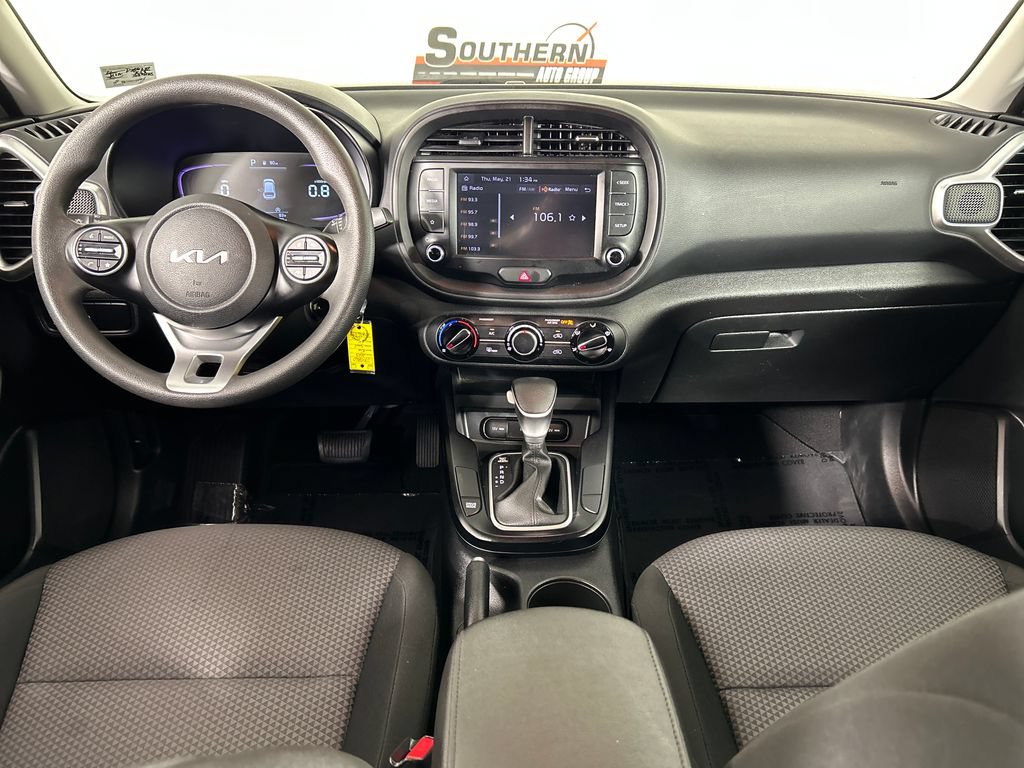 Used 2023 Kia Soul LX w/ LX Technology Package FWD image 18